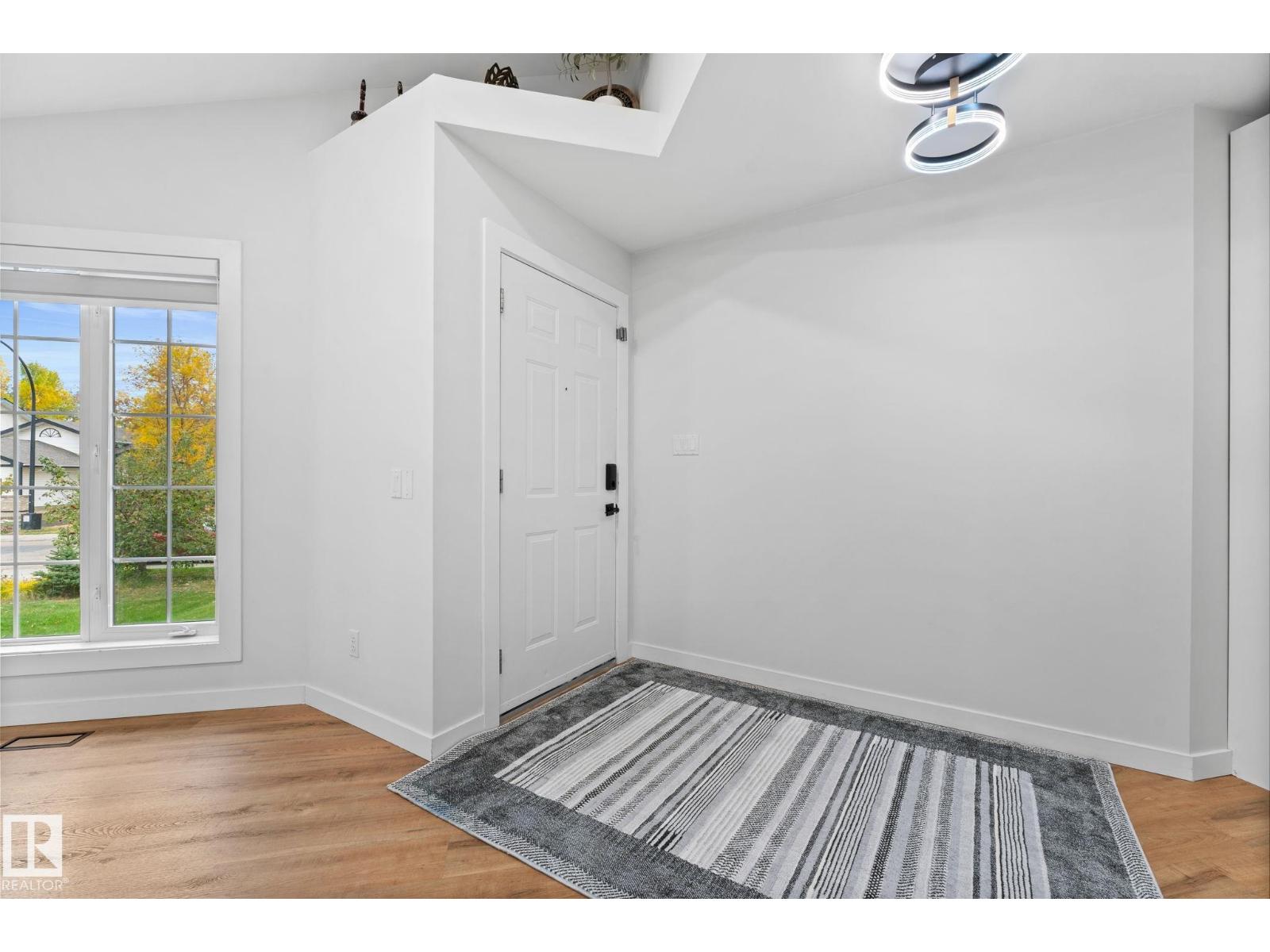 362 Blackburn Dr E Sw, Edmonton, Alberta  T6W 1B8 - Photo 4 - E4460289