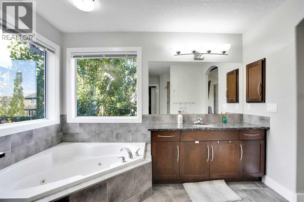 70 Royal Ridge Manor Nw, Calgary, Alberta  T3G 5Z1 - Photo 22 - A2260706