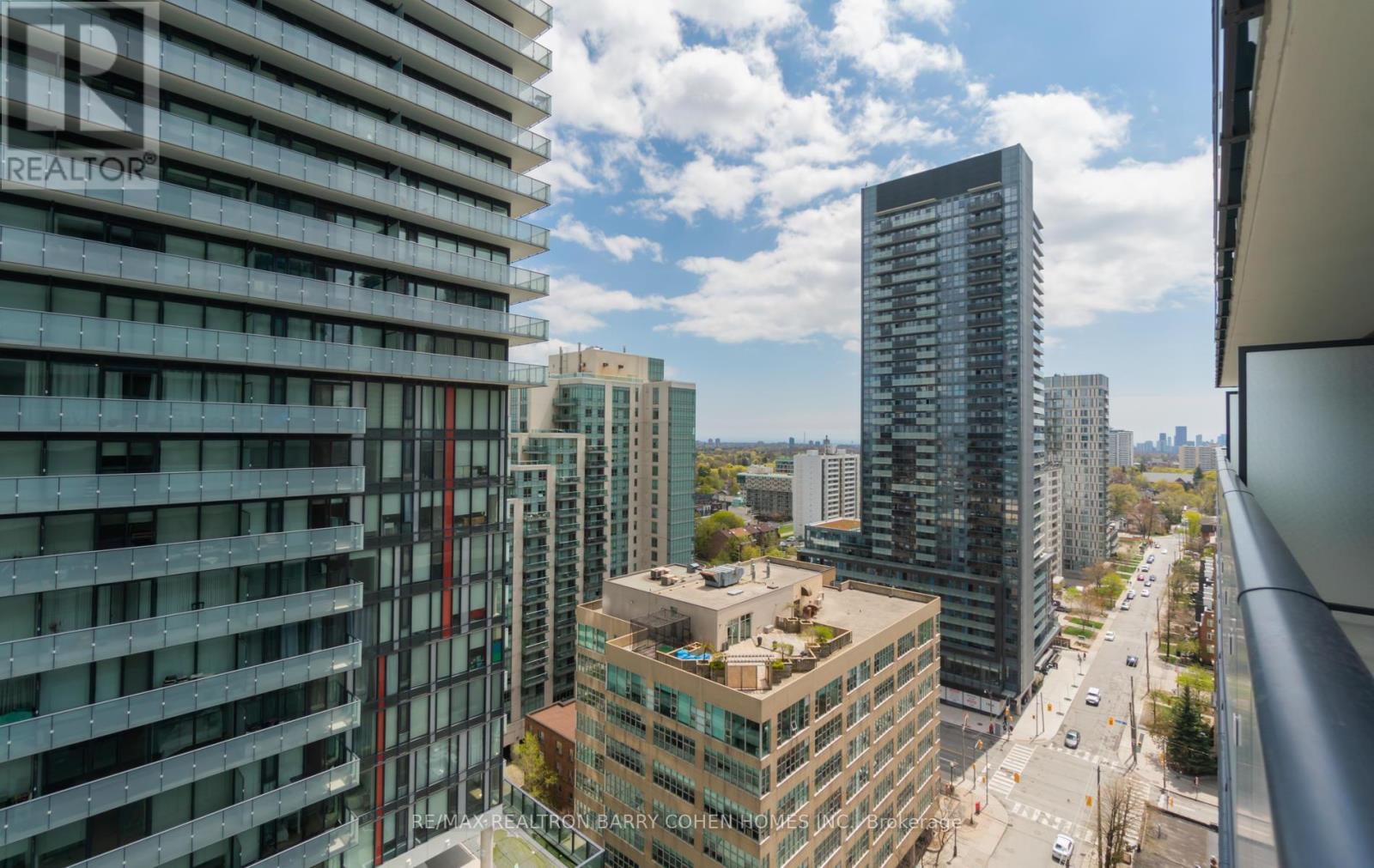 1807 - 161 Roehampton Avenue, Toronto, Ontario  M4P 1P9 - Photo 10 - C12438193