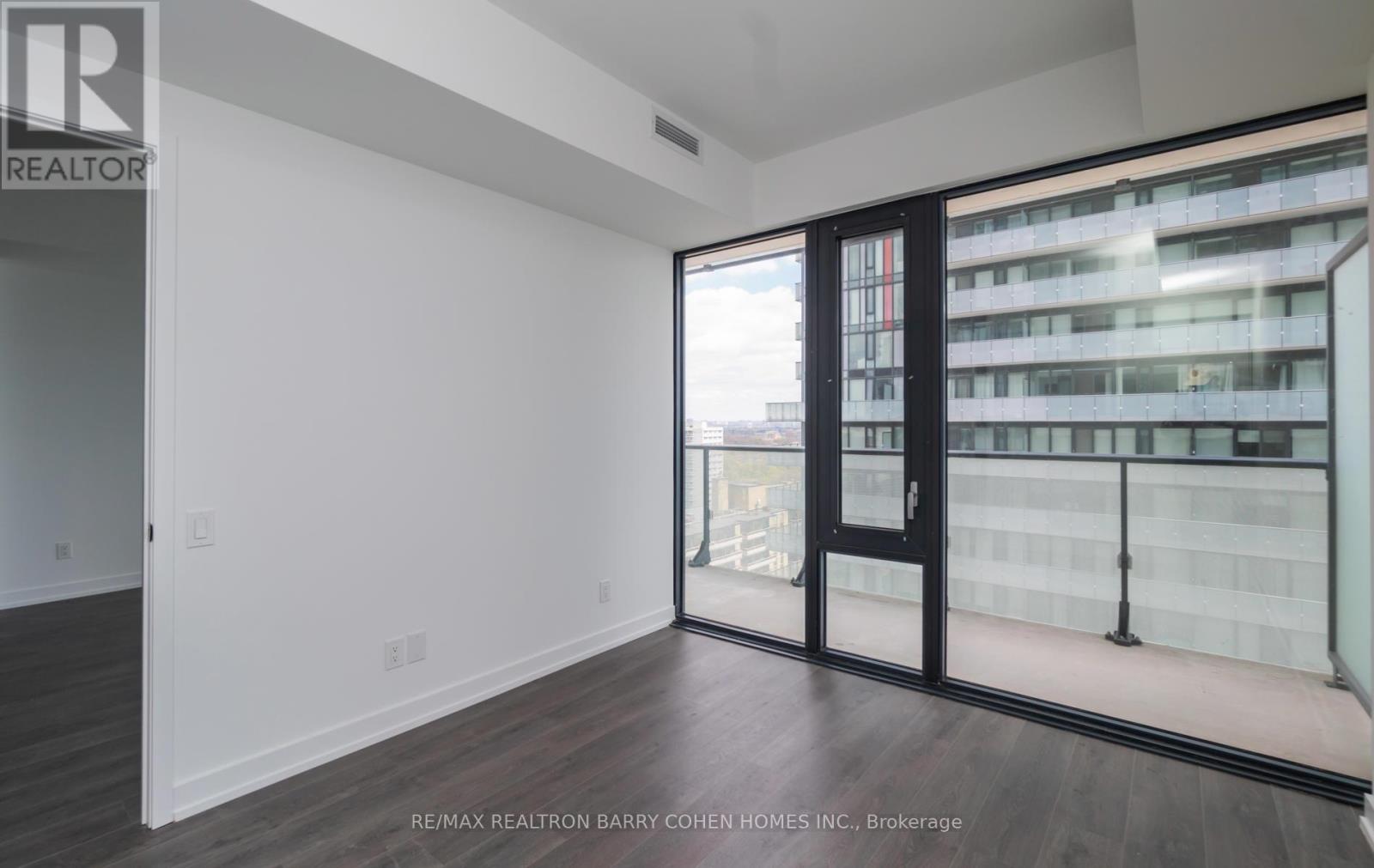 1807 - 161 Roehampton Avenue, Toronto, Ontario  M4P 1P9 - Photo 11 - C12438193