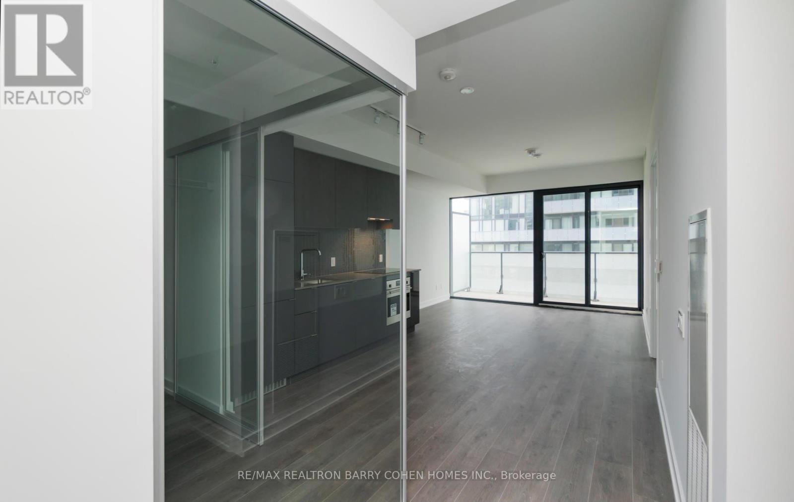 1807 - 161 Roehampton Avenue, Toronto, Ontario  M4P 1P9 - Photo 3 - C12438193