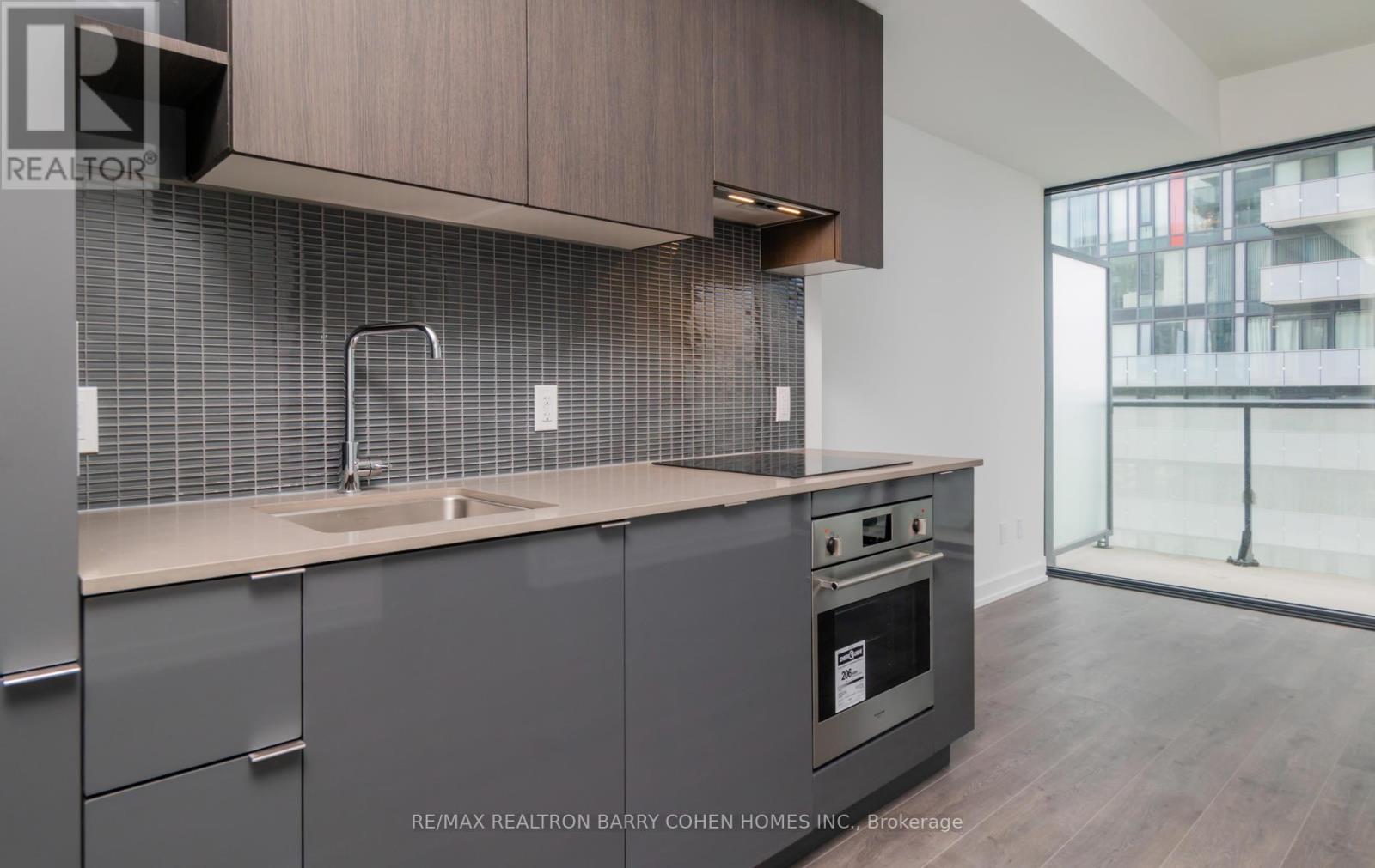 1807 - 161 Roehampton Avenue, Toronto, Ontario  M4P 1P9 - Photo 8 - C12438193