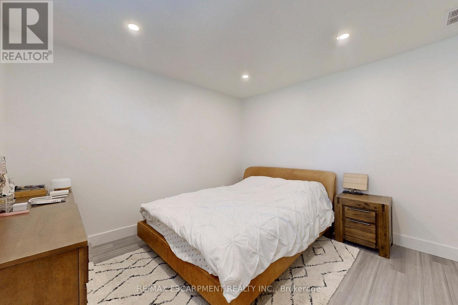 28 Dunsmore Gardens, Toronto, Ontario  M3H 3M2 - Photo 41 - C12438201