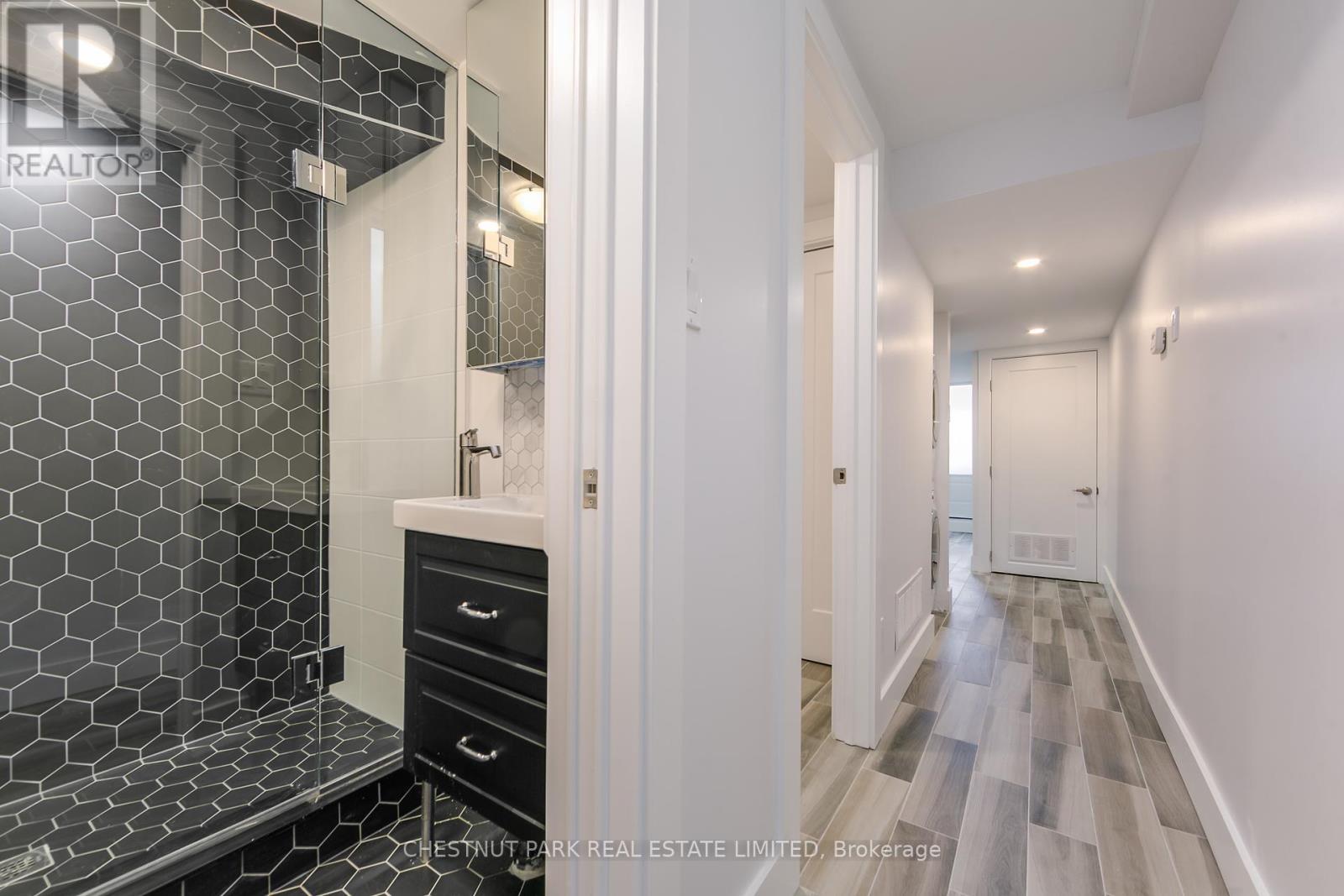 Flat 3 - 379 Clarens Avenue, Toronto, Ontario  M6H 3W2 - Photo 19 - C12438202