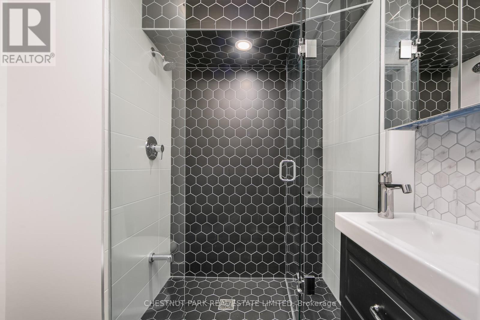 Flat 3 - 379 Clarens Avenue, Toronto, Ontario  M6H 3W2 - Photo 22 - C12438202