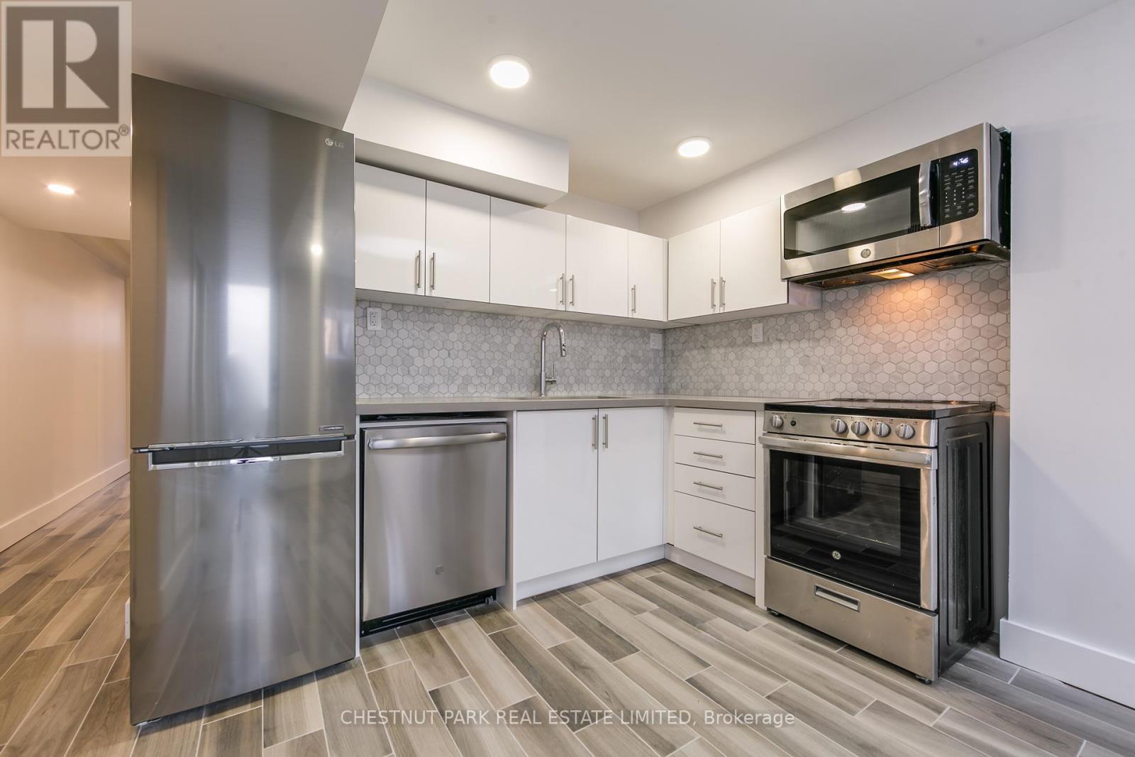 Flat 3 - 379 Clarens Avenue, Toronto, Ontario  M6H 3W2 - Photo 6 - C12438202