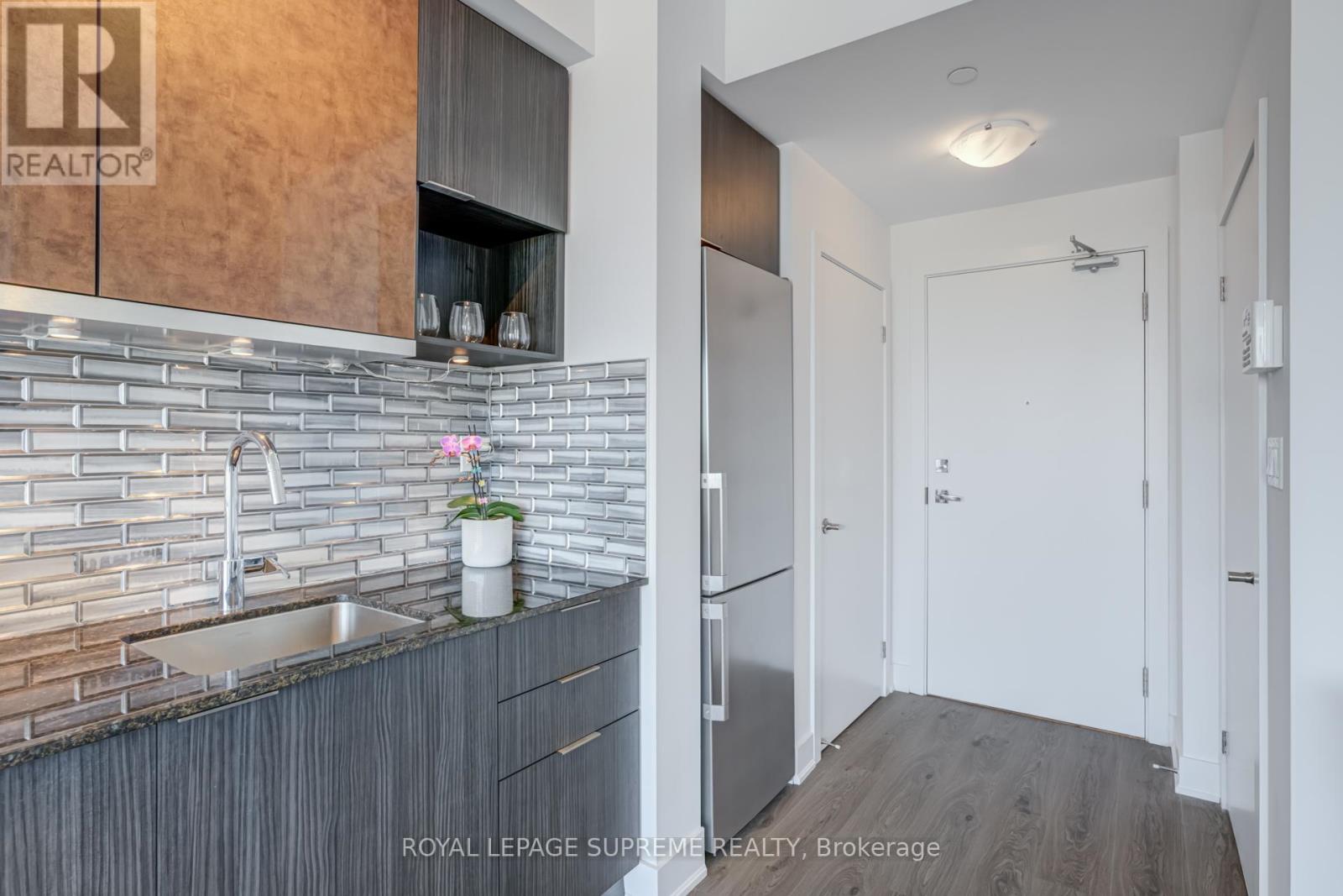 817 - 99 The Donway W Way, Toronto, Ontario  M3C 0N8 - Photo 2 - C12438280