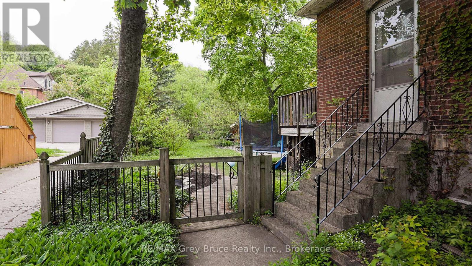 922 3rd Avenue W, Owen Sound, Ontario  N4K 4P6 - Photo 8 - X12341300