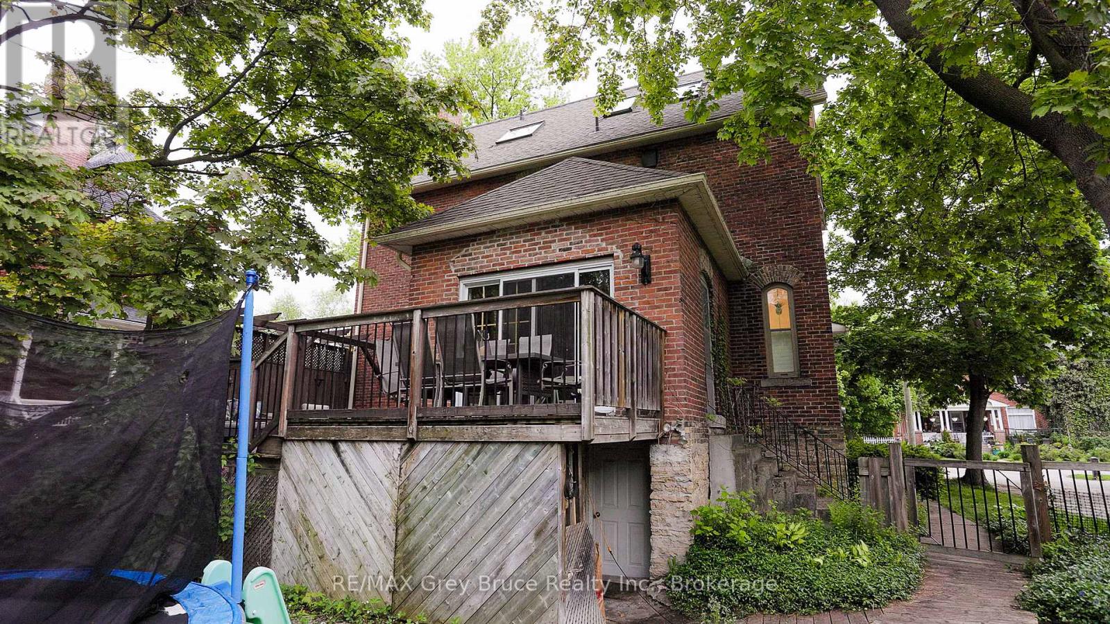 922 3rd Avenue W, Owen Sound, Ontario  N4K 4P6 - Photo 9 - X12341300