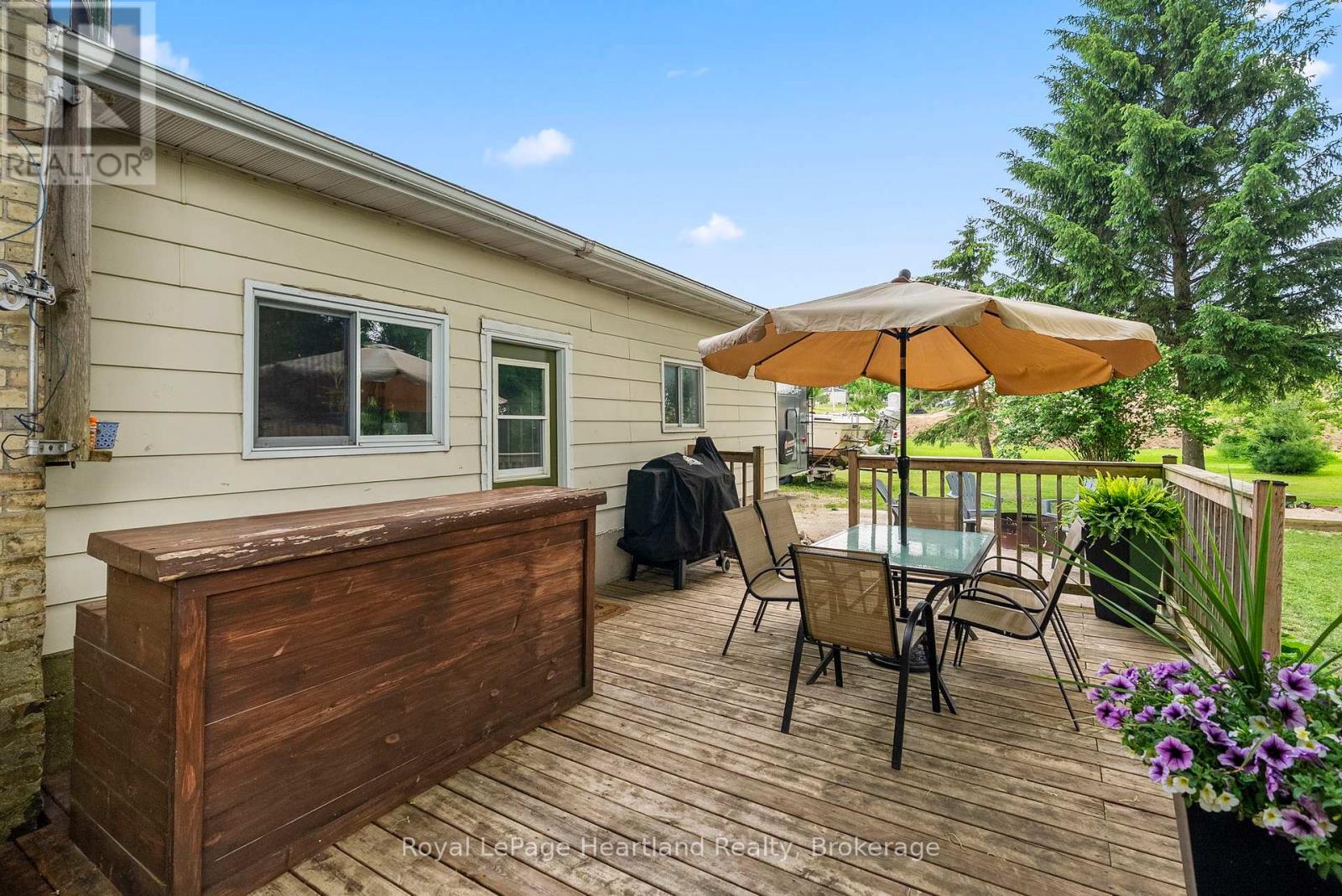 33 Allan Street, Minto, Ontario  N0G 1M0 - Photo 28 - X12436049