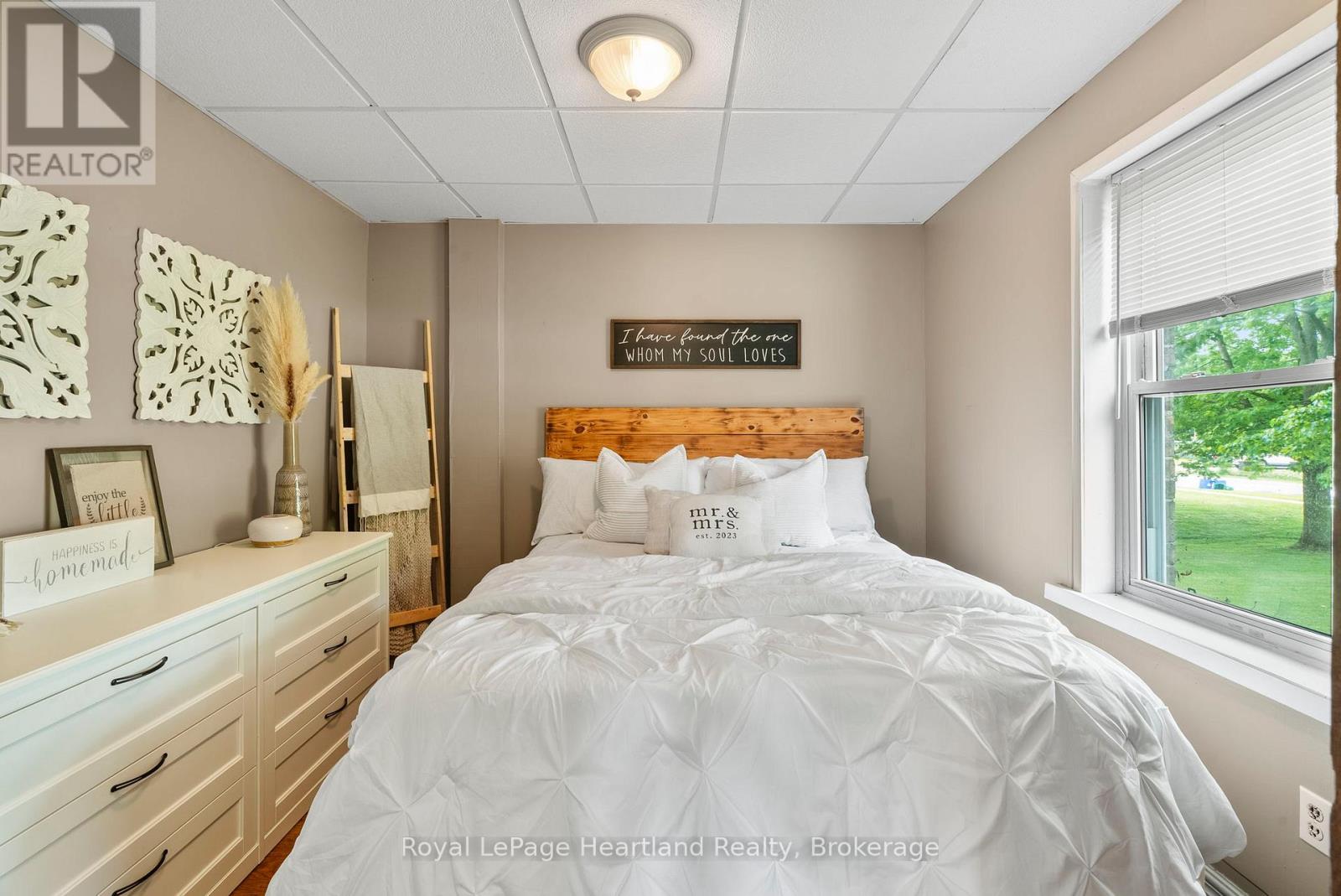 33 Allan Street, Minto, Ontario  N0G 1M0 - Photo 19 - X12436049
