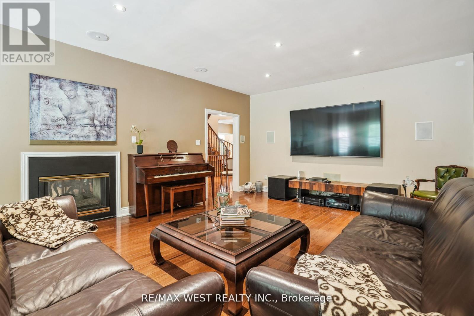 81 Woodview Drive, Pickering, Ontario  L1V 1L1 - Photo 7 - E12438221