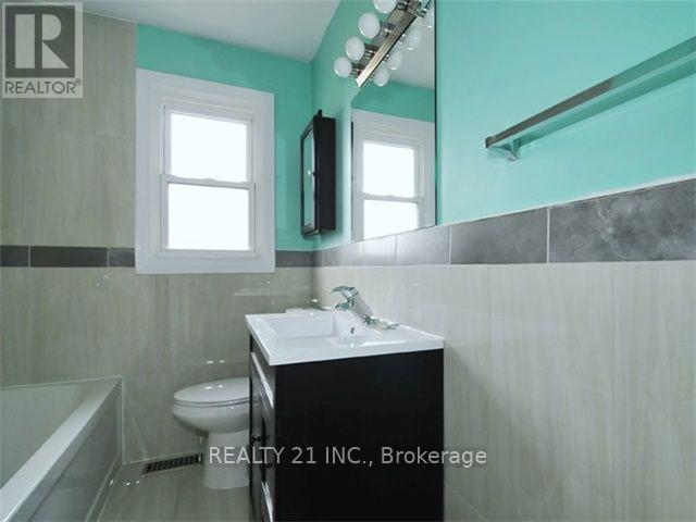 11 Heale Avenue, Toronto, Ontario  M1N 3X6 - Photo 11 - E12438252