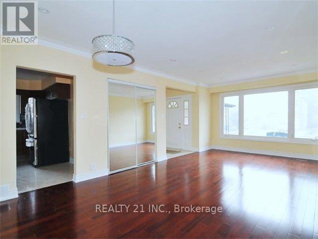 11 Heale Avenue, Toronto, Ontario  M1N 3X6 - Photo 3 - E12438252
