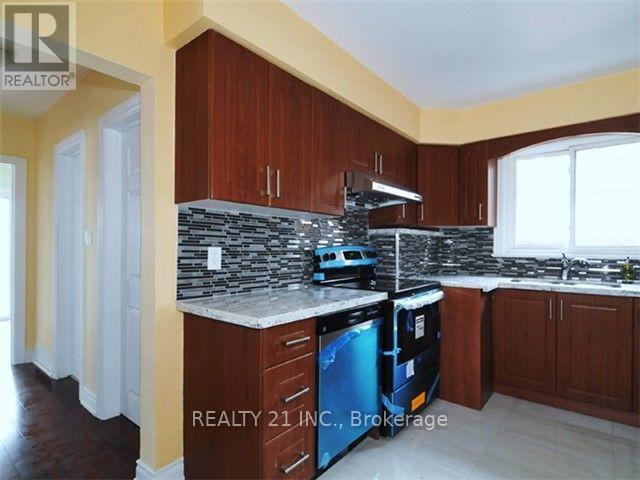 11 Heale Avenue, Toronto, Ontario  M1N 3X6 - Photo 5 - E12438252