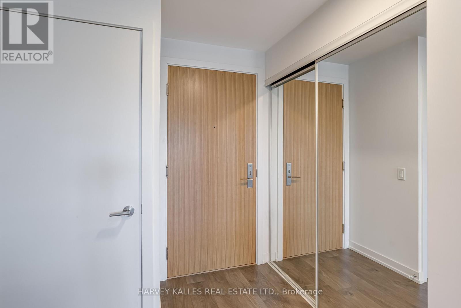 541 - 150 Logan Avenue, Toronto, Ontario  M4M 0E4 - Photo 12 - E12438338