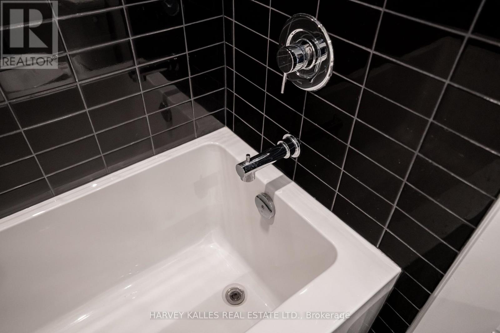 541 - 150 Logan Avenue, Toronto, Ontario  M4M 0E4 - Photo 16 - E12438338
