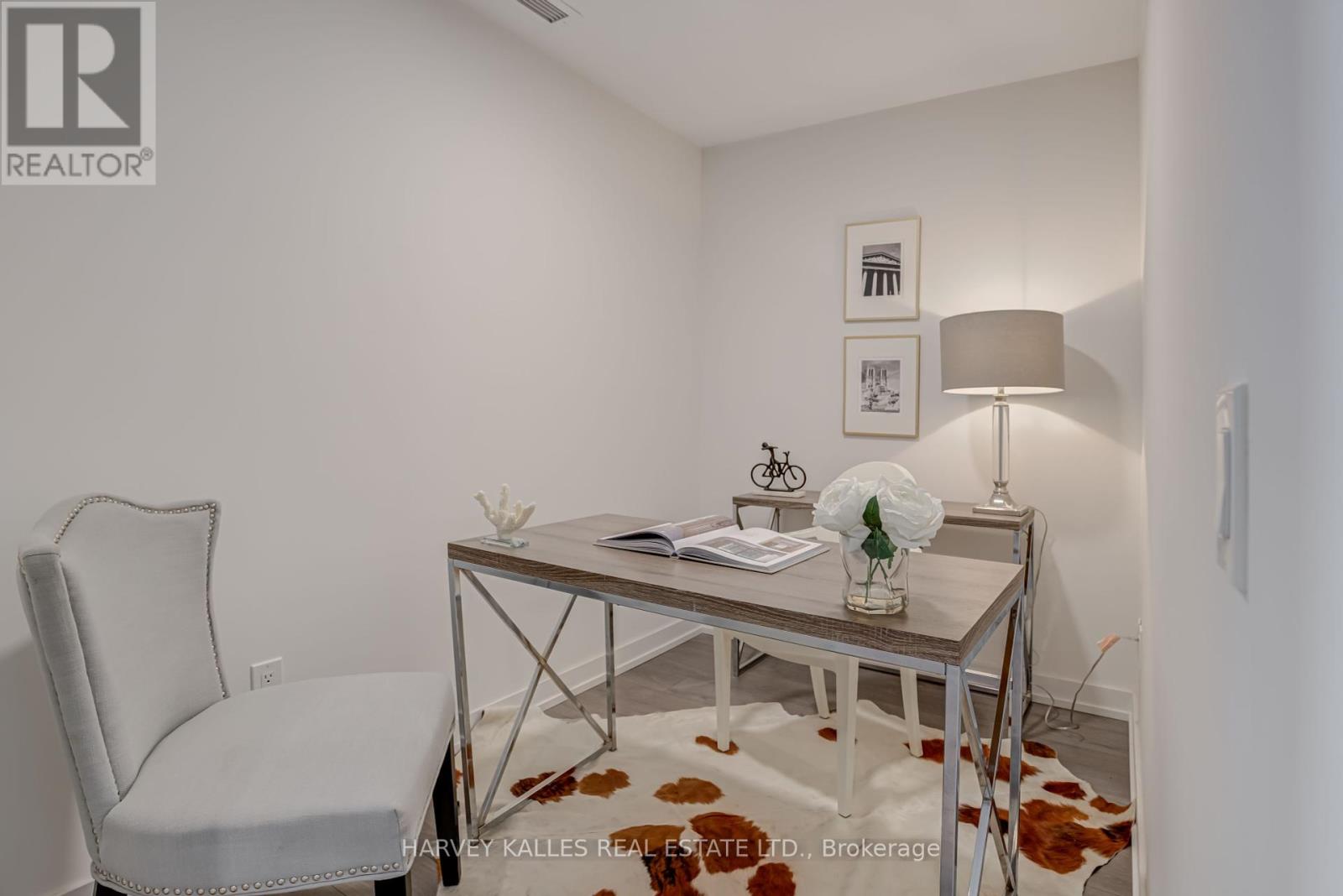541 - 150 Logan Avenue, Toronto, Ontario  M4M 0E4 - Photo 4 - E12438338