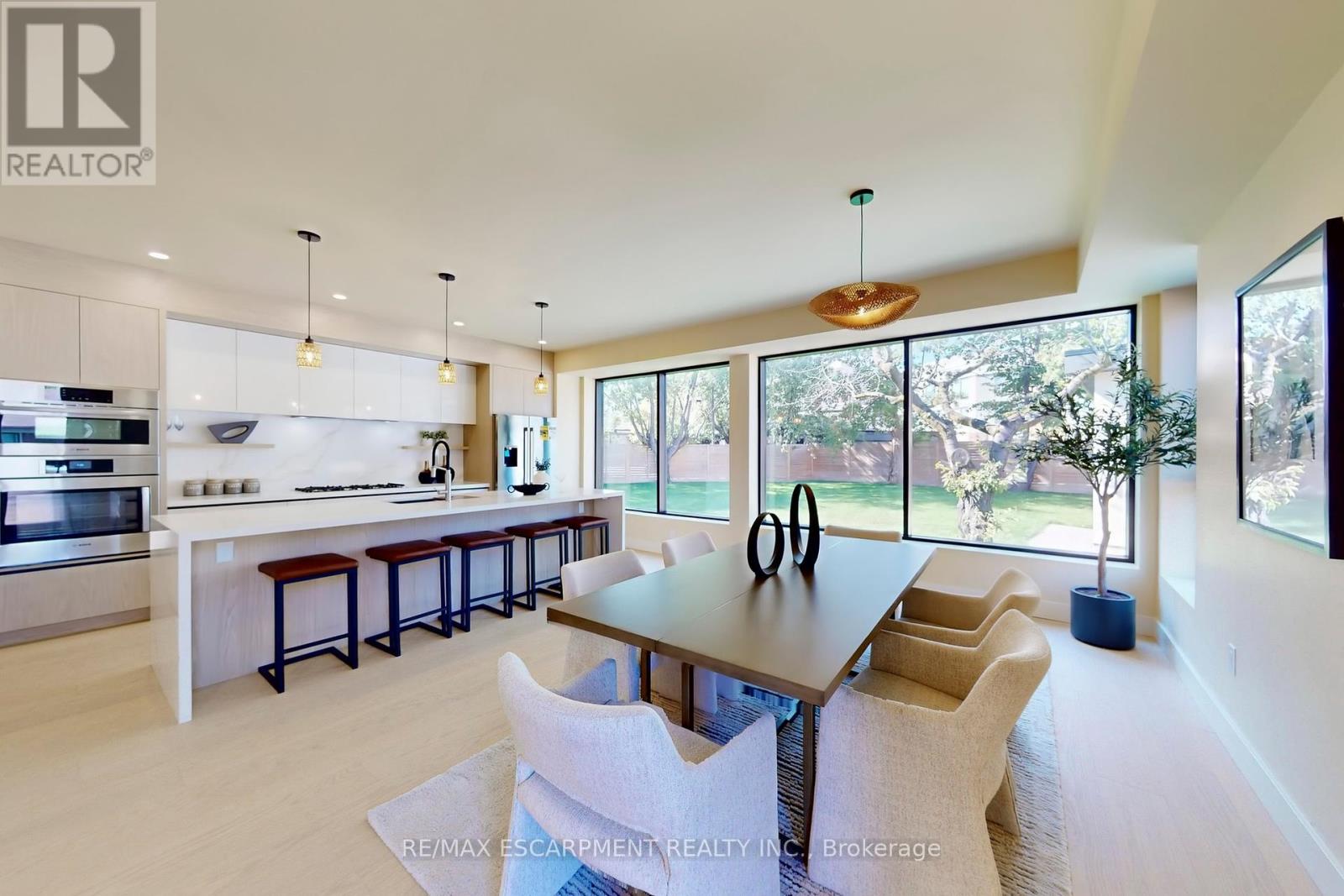 28 Dunsmore Gardens, Toronto, Ontario  M3H 3M2 - Photo 4 - C12438201