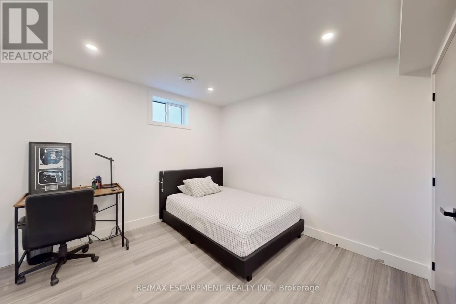 28 Dunsmore Gardens, Toronto, Ontario  M3H 3M2 - Photo 42 - C12438201