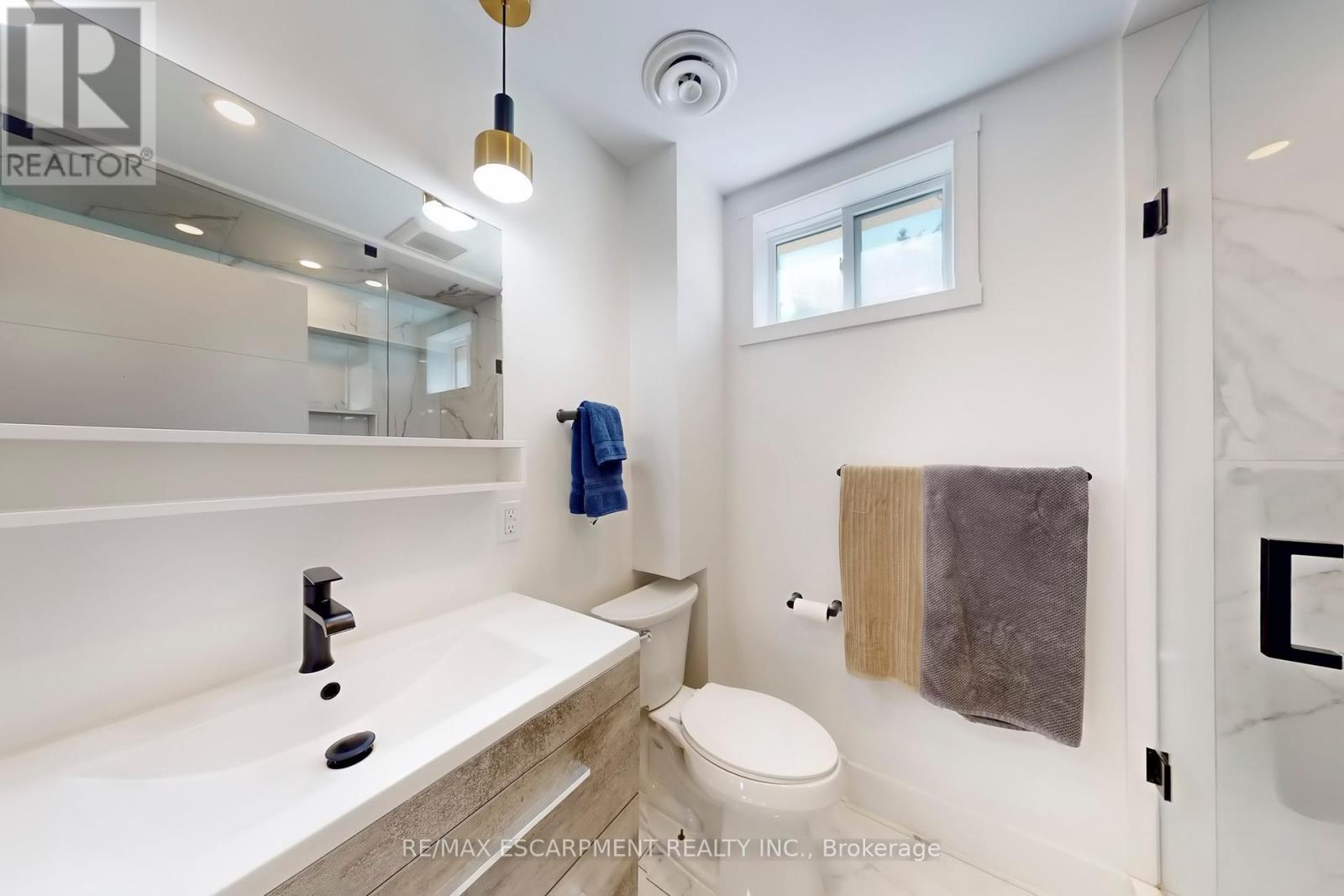 28 Dunsmore Gardens, Toronto, Ontario  M3H 3M2 - Photo 43 - C12438201