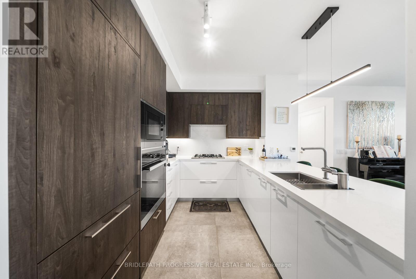 303 - 3 Southvale Drive, Toronto, Ontario  M4G 1G2 - Photo 10 - C12435011