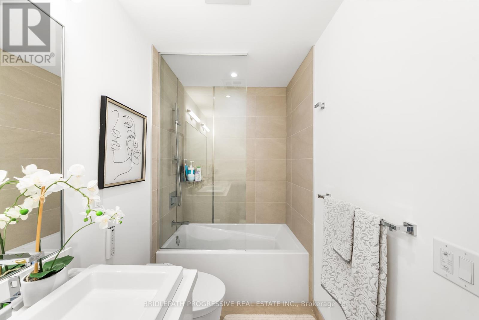 303 - 3 Southvale Drive, Toronto, Ontario  M4G 1G2 - Photo 27 - C12435011