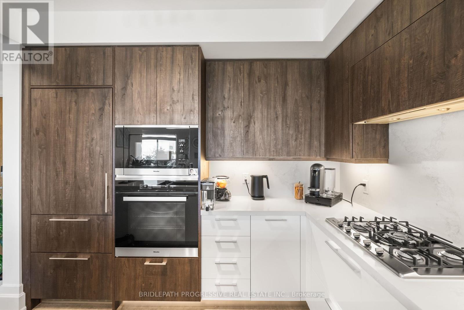 303 - 3 Southvale Drive, Toronto, Ontario  M4G 1G2 - Photo 35 - C12435011