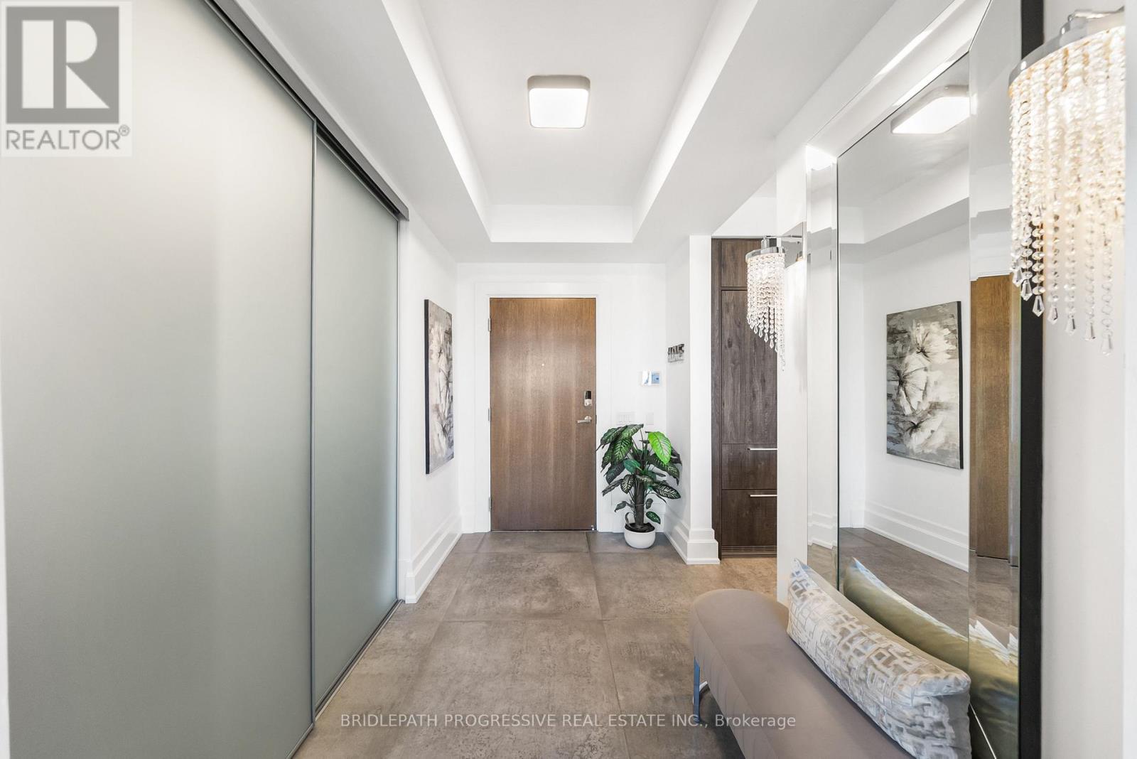 303 - 3 Southvale Drive, Toronto, Ontario  M4G 1G2 - Photo 7 - C12435011