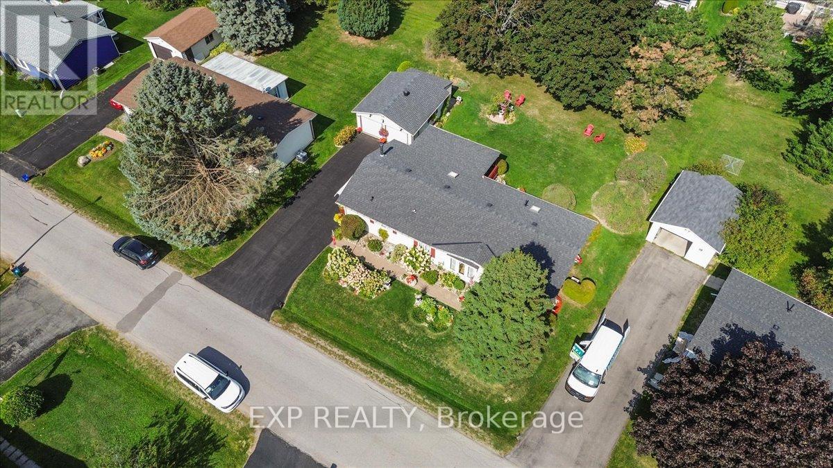 36 Juno Crescent, Georgina, Ontario  L0E 1R0 - Photo 18 - N12438198