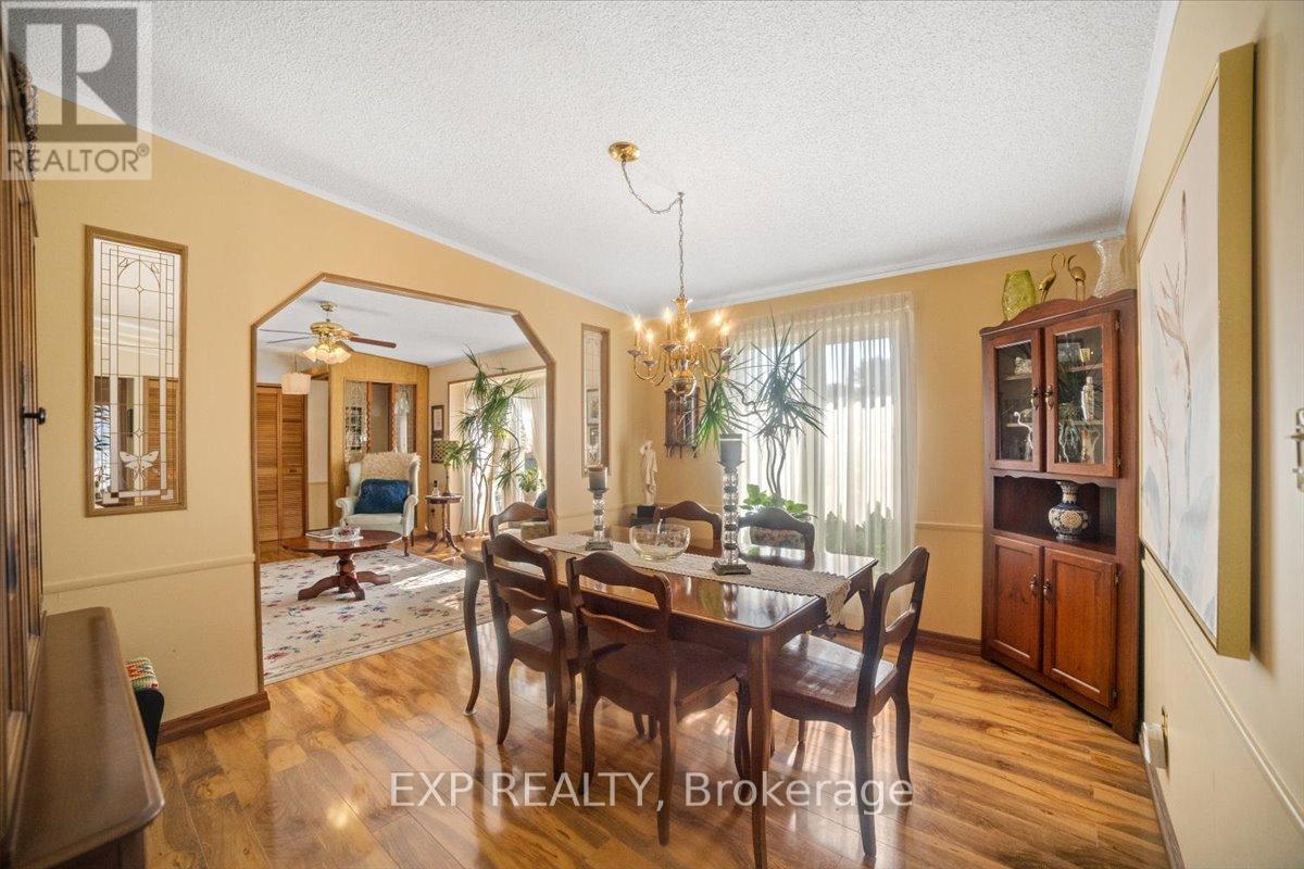 36 Juno Crescent, Georgina, Ontario  L0E 1R0 - Photo 2 - N12438198