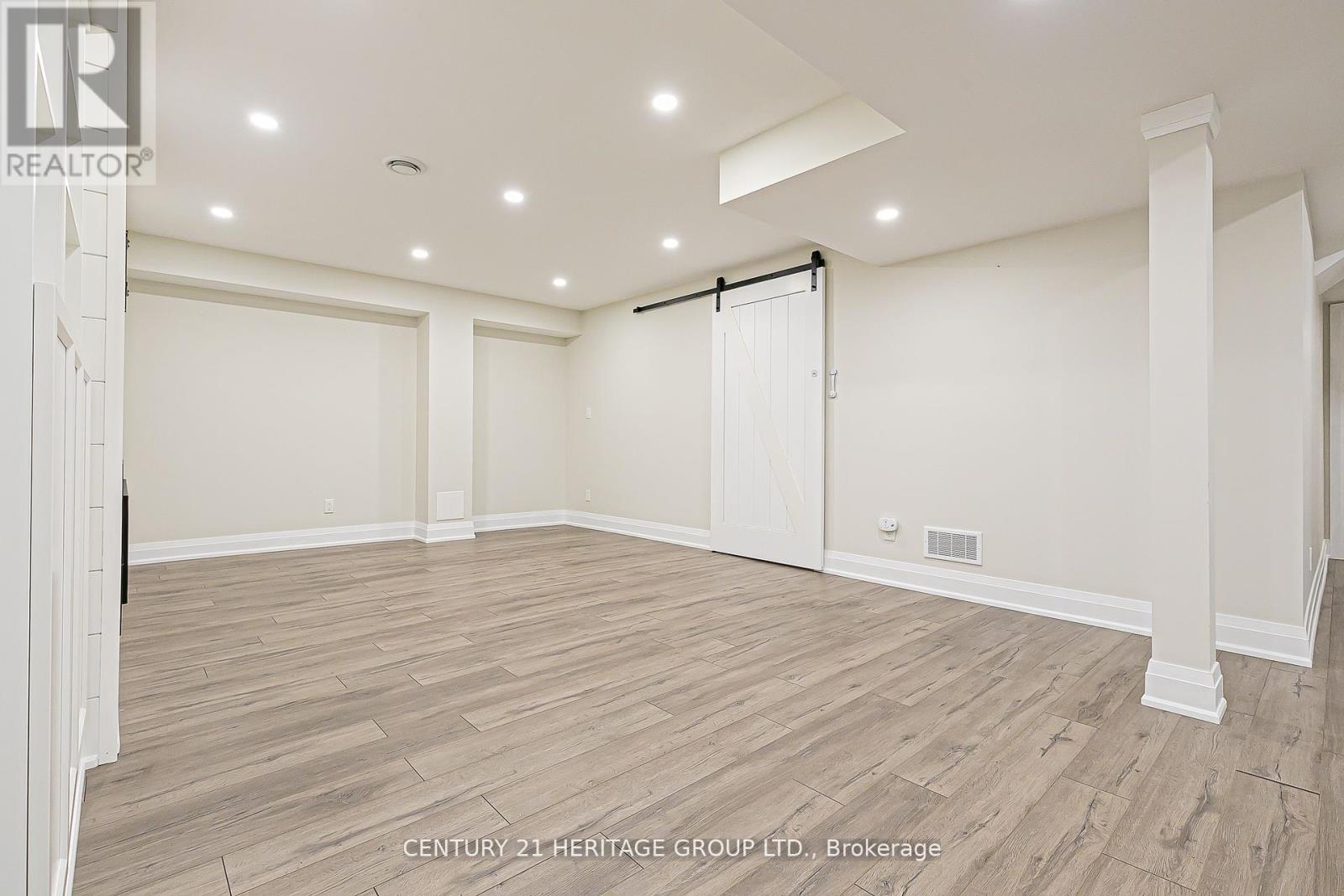 2 Roy Harper Avenue, Aurora, Ontario  L4G 0V4 - Photo 36 - N12438233