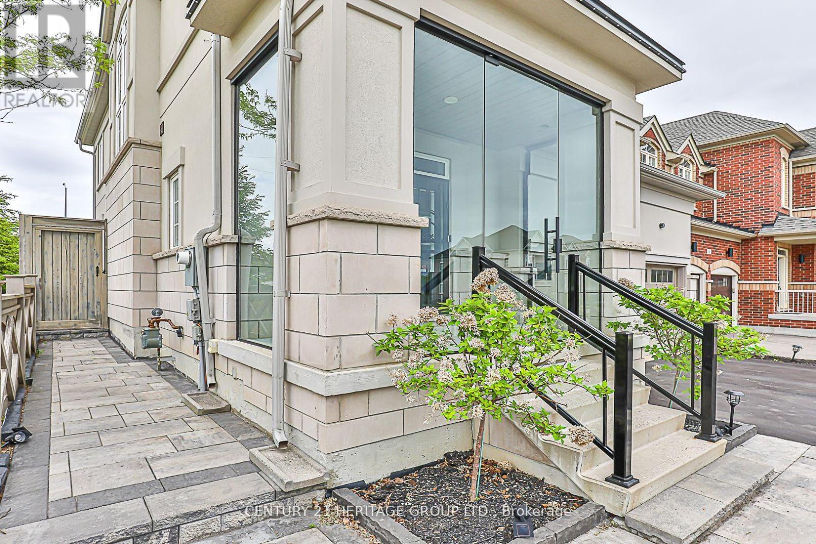 2 Roy Harper Avenue, Aurora, Ontario  L4G 0V4 - Photo 44 - N12438233