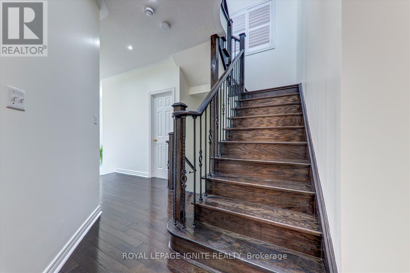127 Noah's Farm Trail, Whitchurch-Stouffville, Ontario  L4A 4P1 - Photo 12 - N12438276