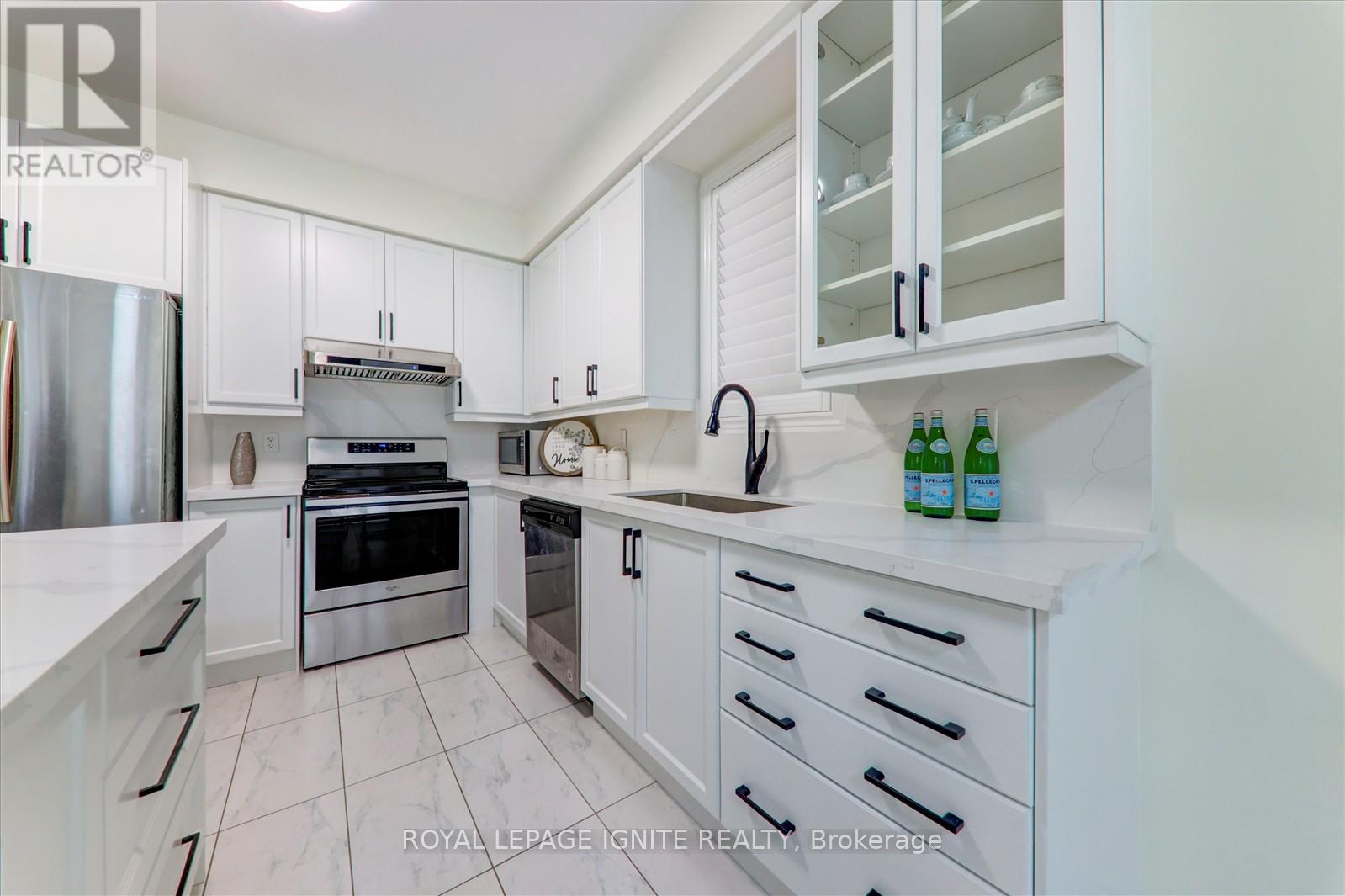127 Noah's Farm Trail, Whitchurch-Stouffville, Ontario  L4A 4P1 - Photo 6 - N12438276