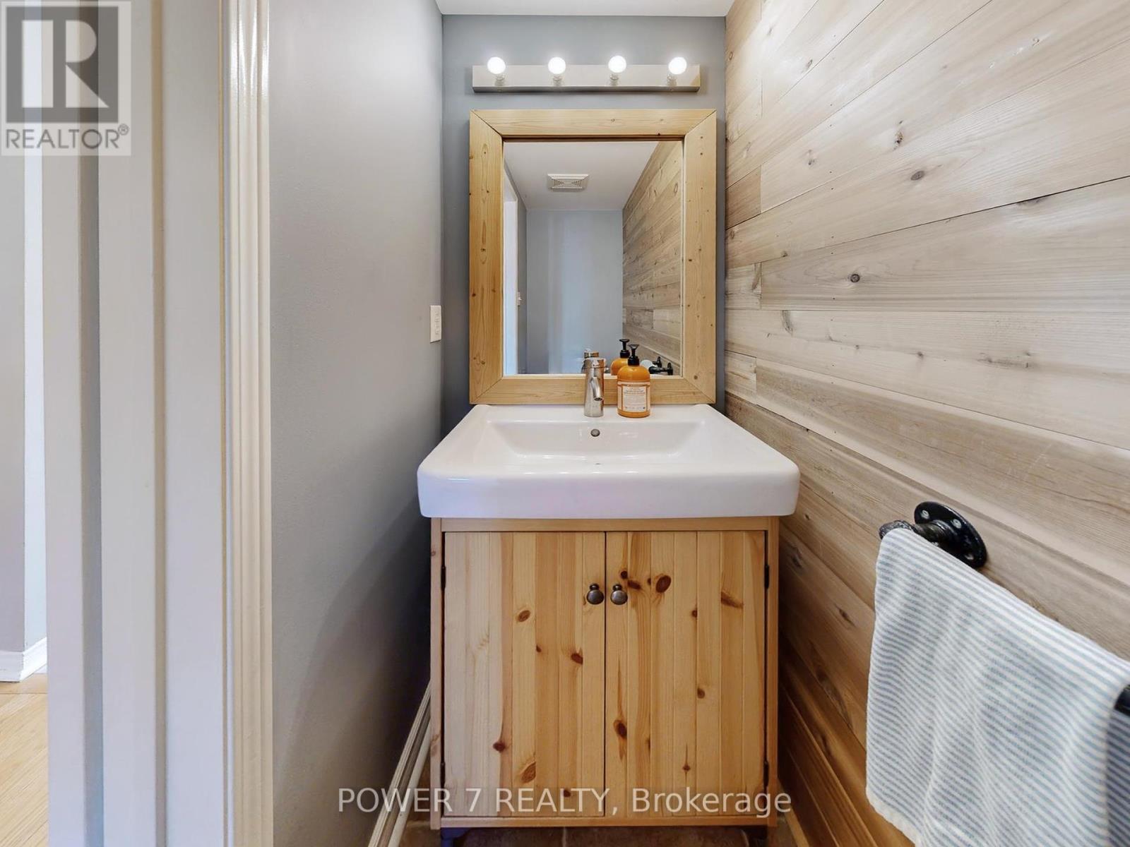 379 White's Hill Avenue, Markham, Ontario  L6B 0J4 - Photo 17 - N12438284