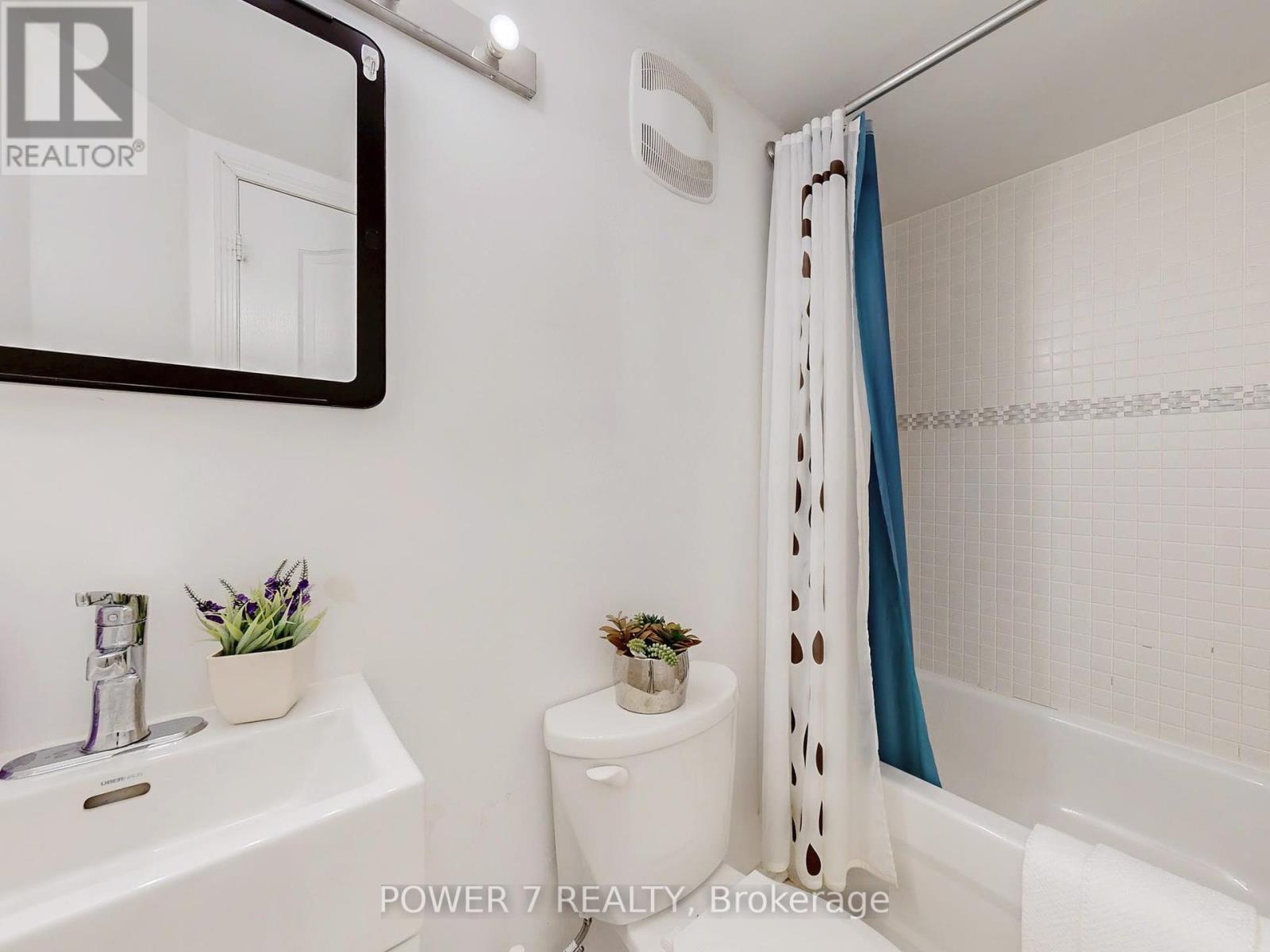 379 White's Hill Avenue, Markham, Ontario  L6B 0J4 - Photo 41 - N12438284