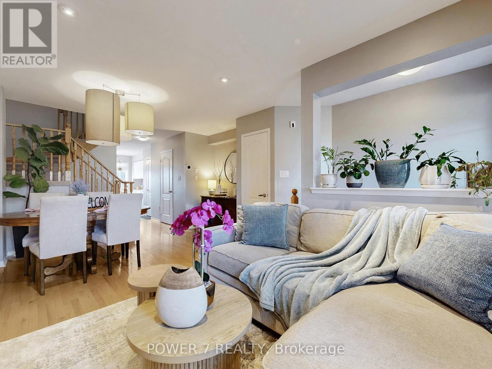 379 White's Hill Avenue, Markham, Ontario  L6B 0J4 - Photo 7 - N12438284