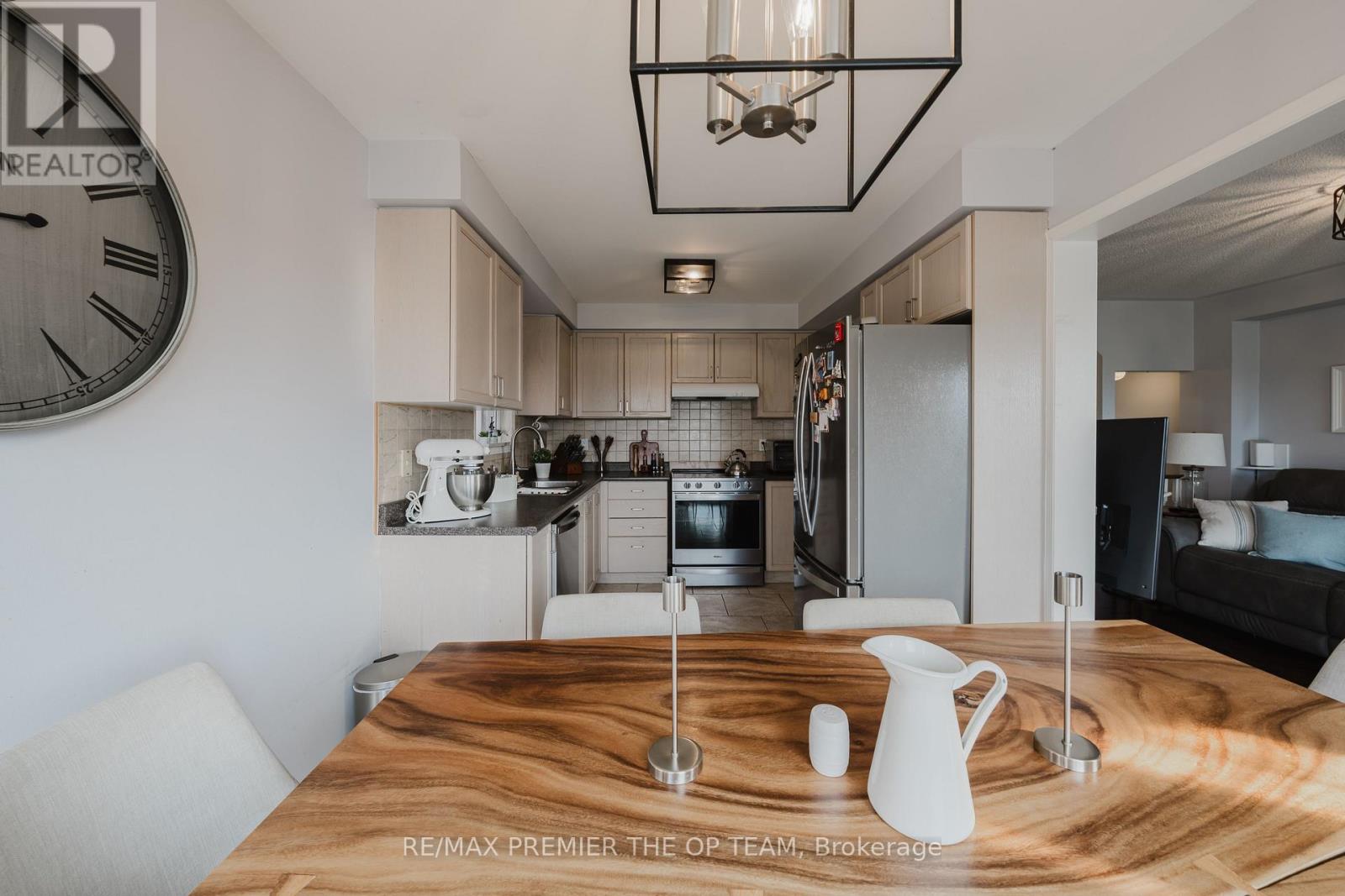 50 Beaverbrook Crescent, Vaughan, Ontario  L6A 3T3 - Photo 12 - N12438341