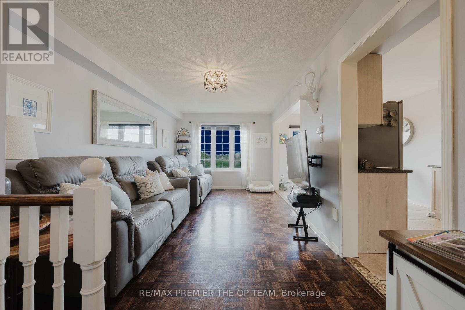 50 Beaverbrook Crescent, Vaughan, Ontario  L6A 3T3 - Photo 6 - N12438341
