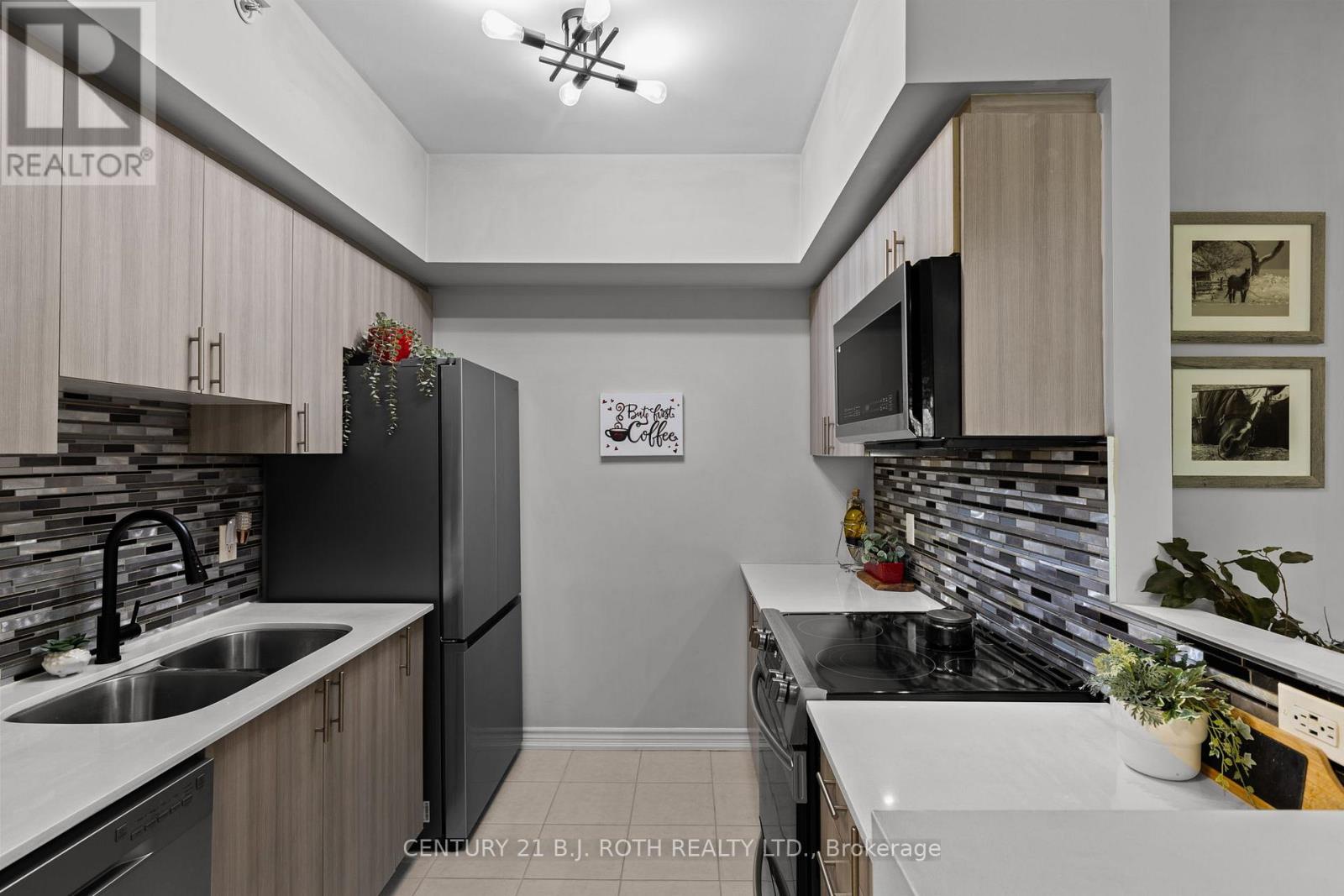 304 - 5 Greenwich Street, Barrie, Ontario  L4N 7Y8 - Photo 8 - S12438183