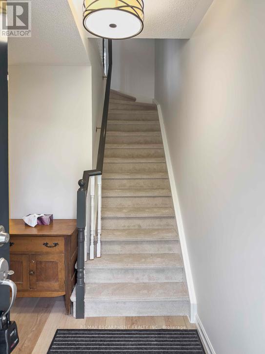 107 Ellen Lane, Collingwood, Ontario  L9Y 4W4 - Photo 5 - S12438349