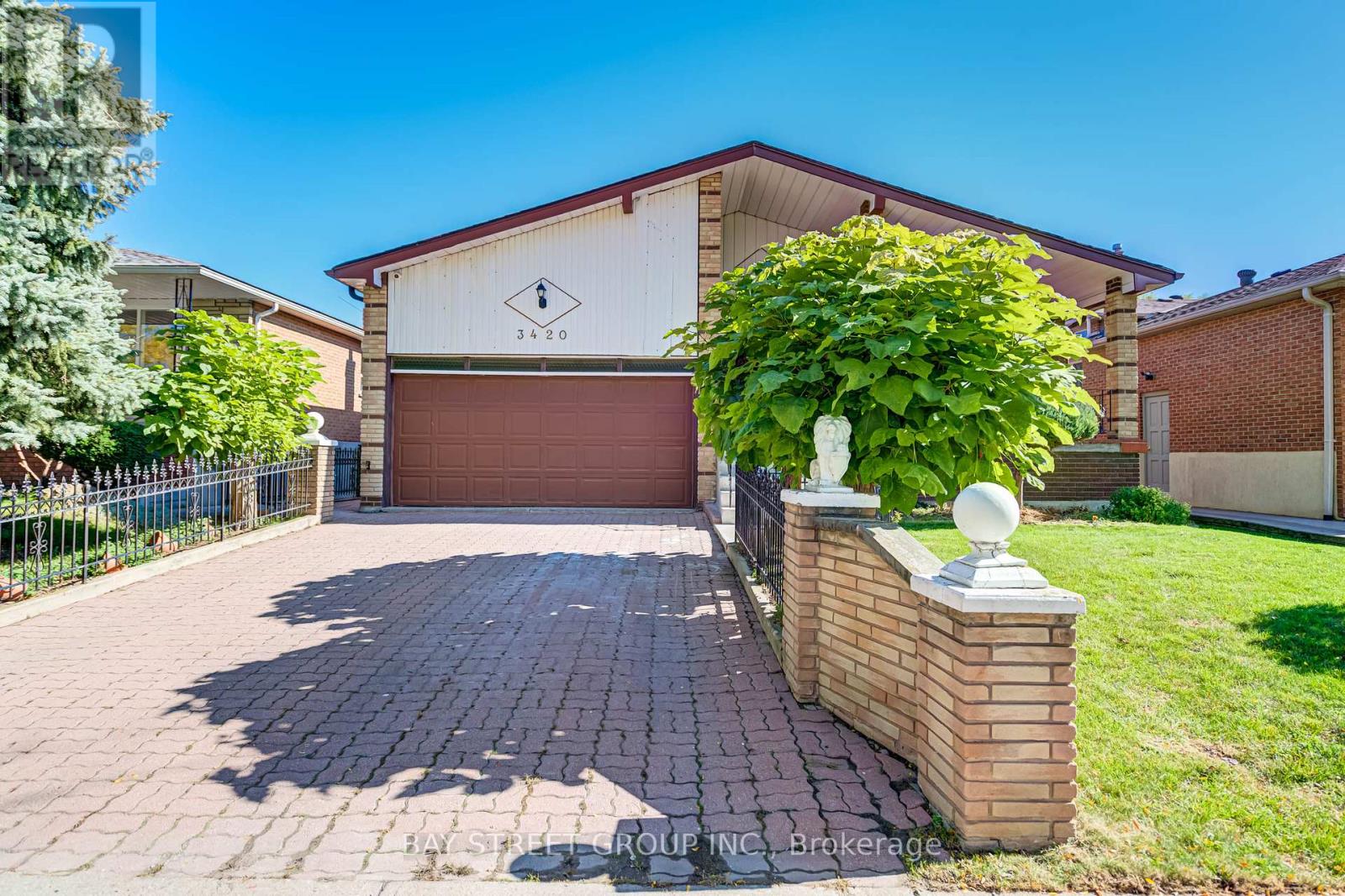 3420 Charmaine Heights, Mississauga, Ontario  L5A 3C1 - Photo 4 - W12436611