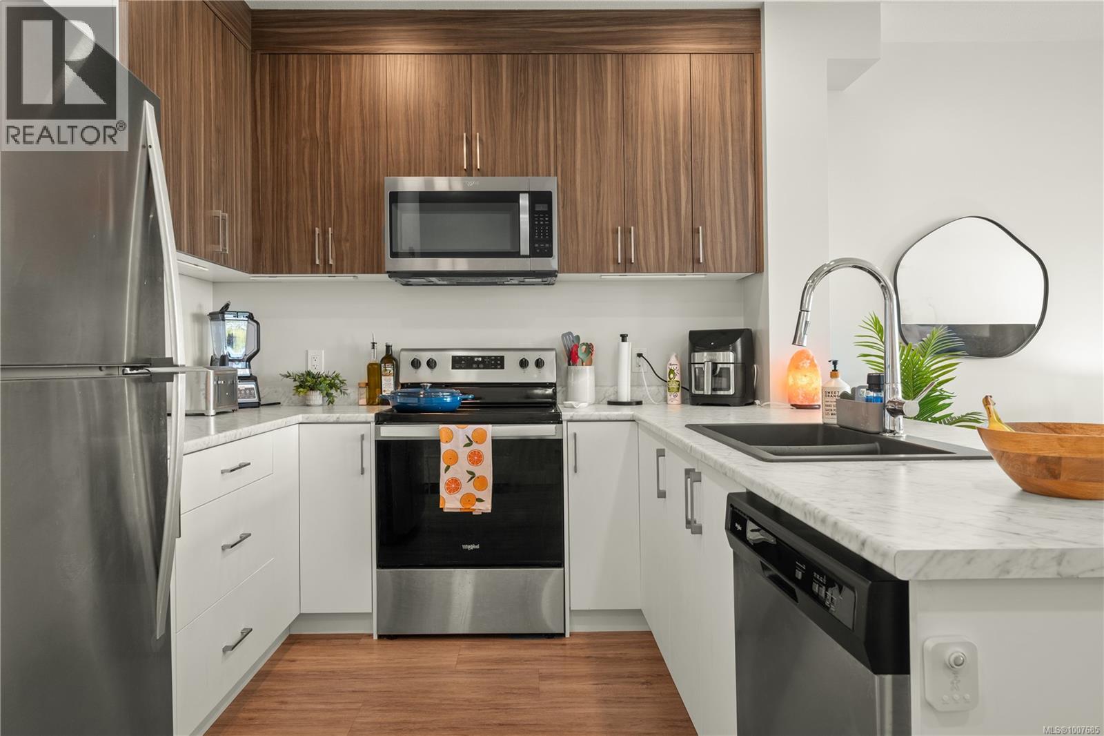 302 6544 Metral Dr, Nanaimo, British Columbia  V9T 2L8 - Photo 11 - 1007685