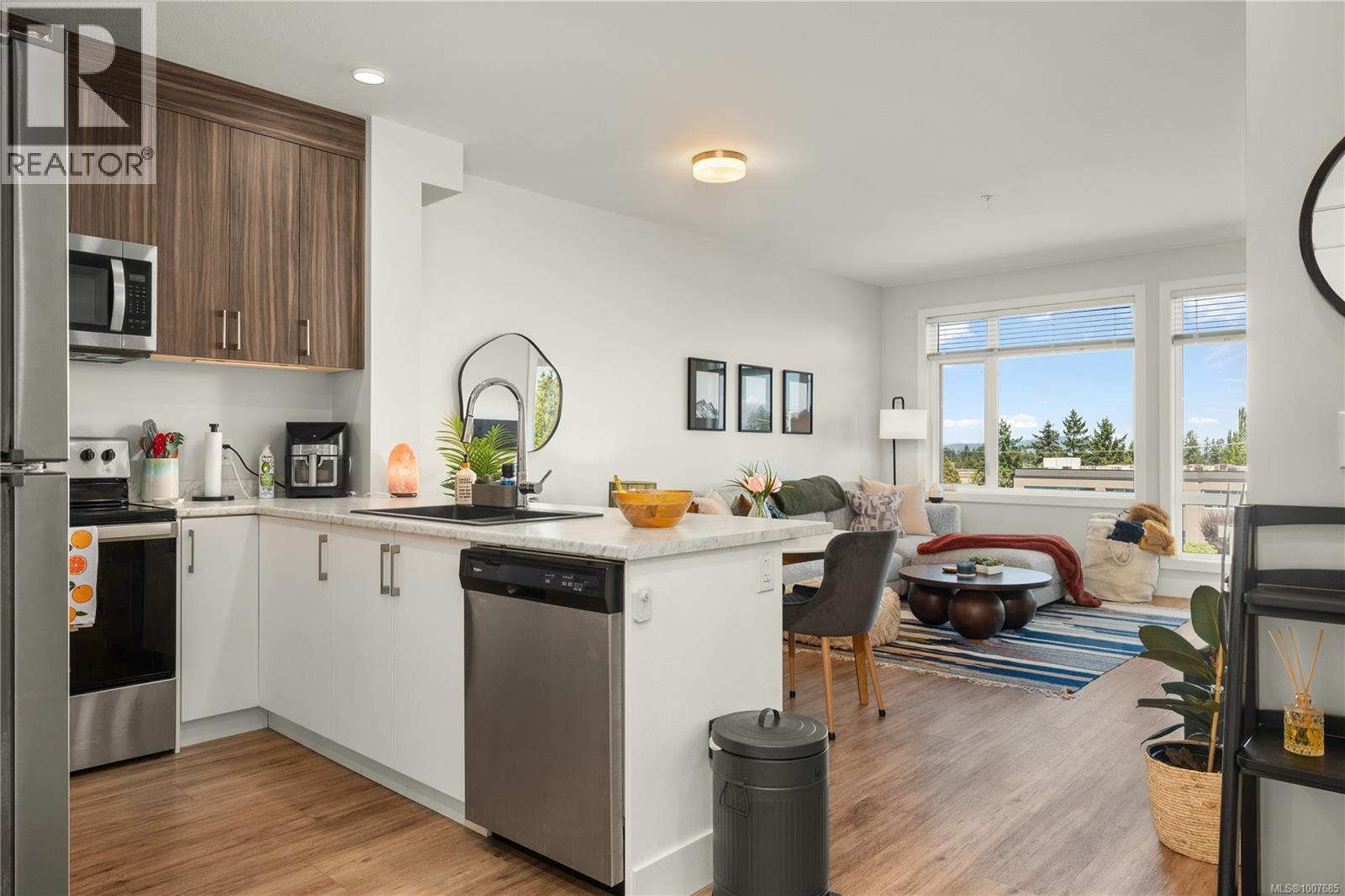 302 6544 Metral Dr, Nanaimo, British Columbia  V9T 2L8 - Photo 6 - 1007685