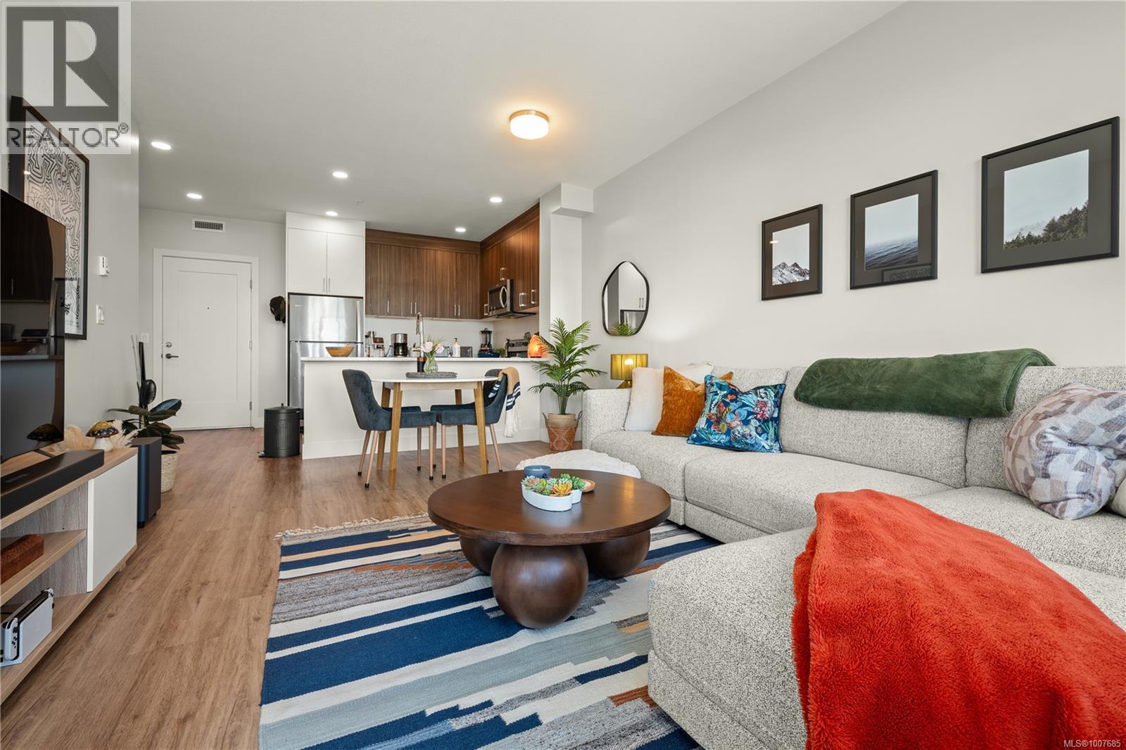 302 6544 Metral Dr, Nanaimo, British Columbia  V9T 2L8 - Photo 13 - 1007685