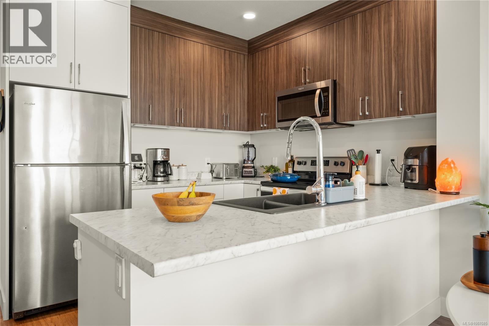 302 6544 Metral Dr, Nanaimo, British Columbia  V9T 2L8 - Photo 10 - 1007685