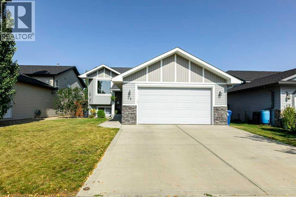 38 Eastpointe Drive, Blackfalds, Alberta  T4M 0G6 - Photo 2 - A2256971