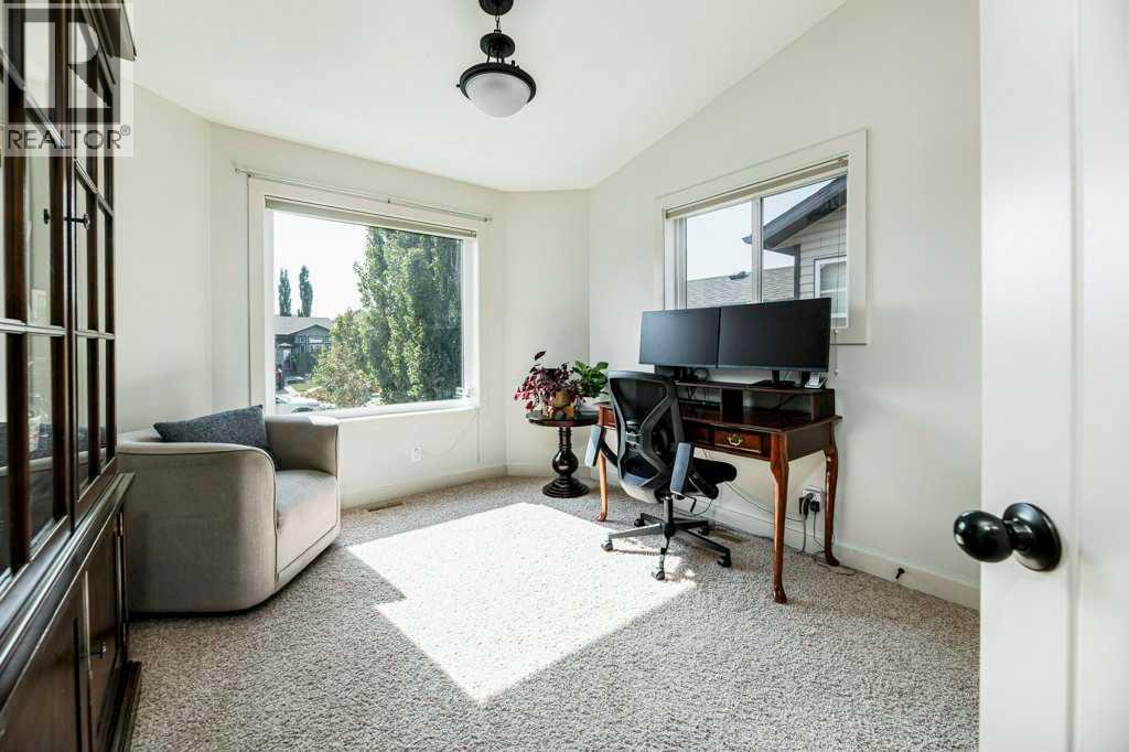 38 Eastpointe Drive, Blackfalds, Alberta  T4M 0G6 - Photo 4 - A2256971