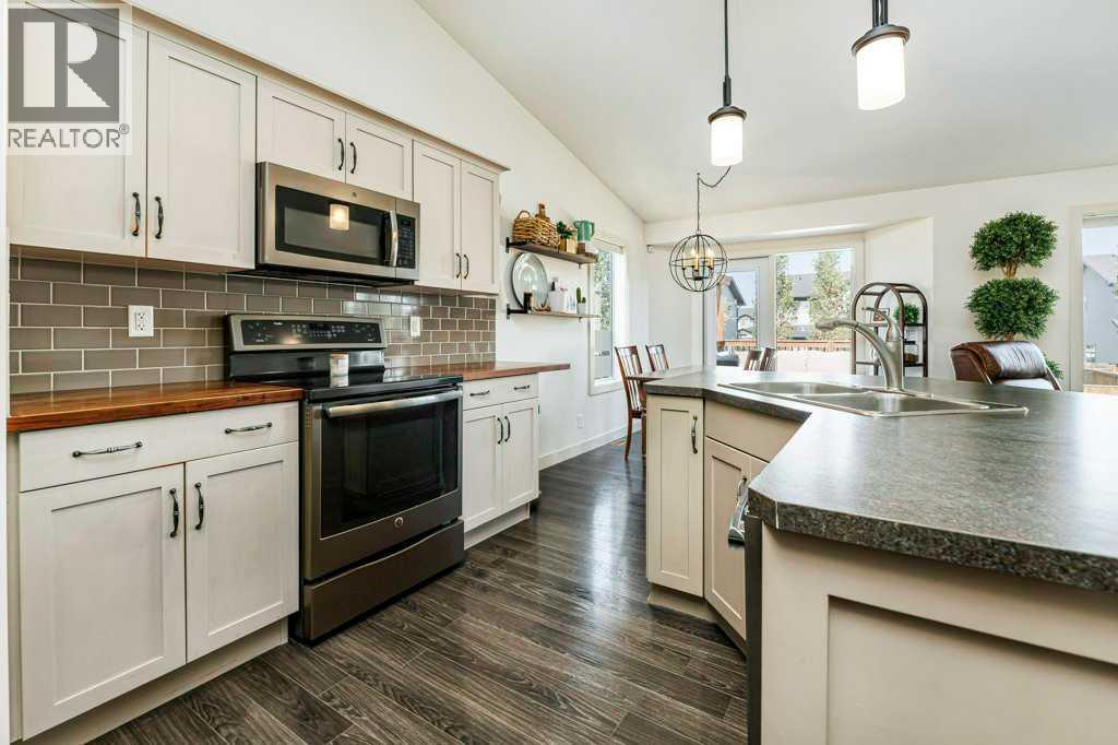 38 Eastpointe Drive, Blackfalds, Alberta  T4M 0G6 - Photo 7 - A2256971